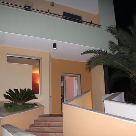 B&B Via Gallipoli Алеціо Екстер'єр фото