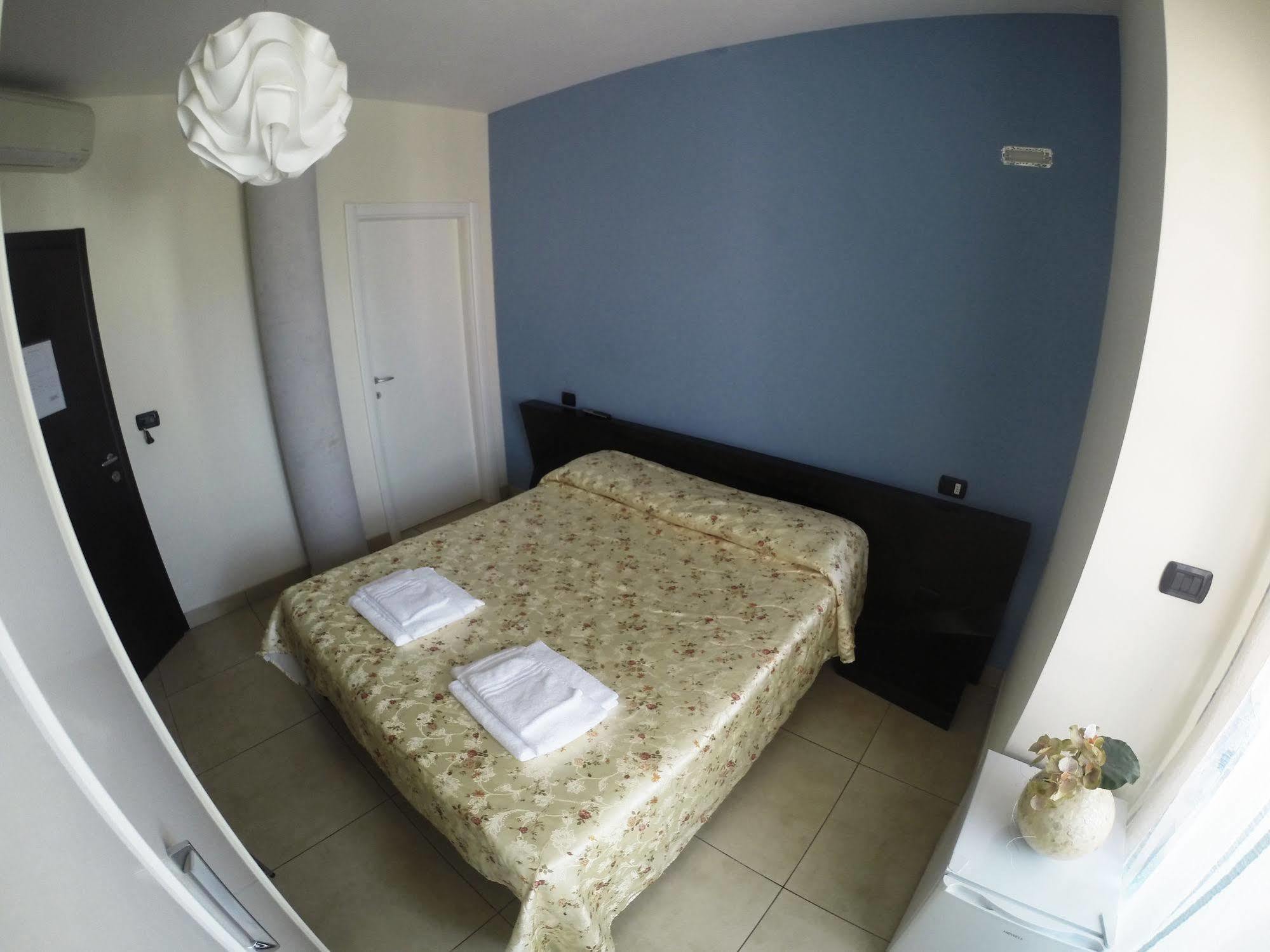 B&B Via Gallipoli Алеціо Екстер'єр фото