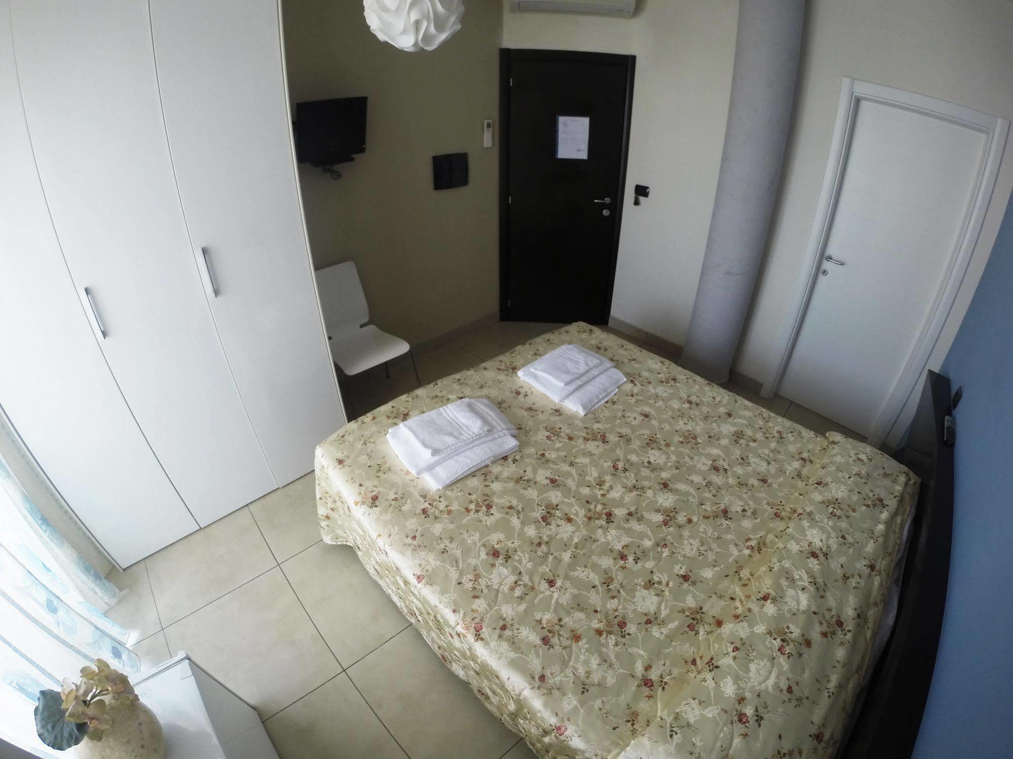 B&B Via Gallipoli Алеціо Екстер'єр фото
